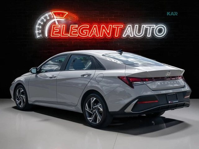 Hyundai Elantra Preferred FWD - автомобили, коли, обяви за нови и употребявани 3