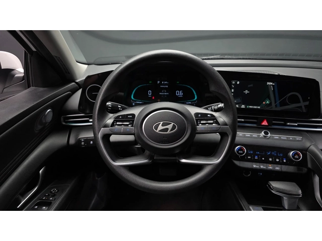 Hyundai Elantra 1.6 - автомобили, коли, обяви за нови и употребявани 12