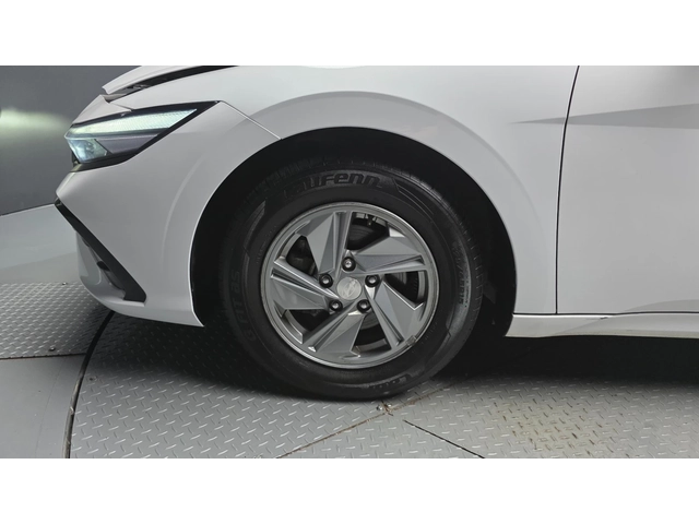 Hyundai Elantra 1.6 - автомобили, коли, обяви за нови и употребявани 4