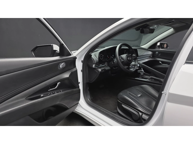 Hyundai Elantra 1.6 - автомобили, коли, обяви за нови и употребявани 9