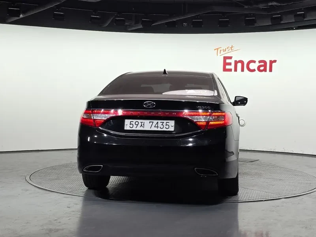 Hyundai Grandeur Hg300 Exclusive - автомобили, коли, обяви за нови и употребявани 3