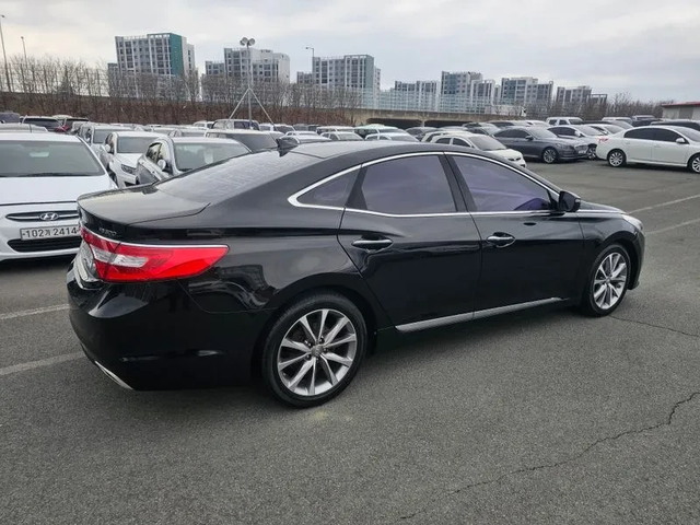Hyundai Grandeur Hg300 Exclusive - автомобили, коли, обяви за нови и употребявани 3
