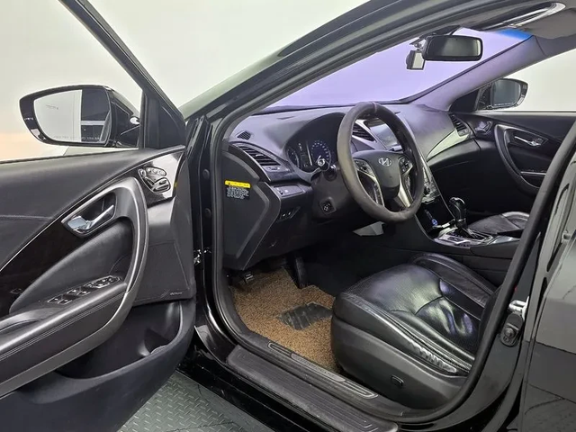 Hyundai Grandeur Hg300 Premium - автомобили, коли, обяви за нови и употребявани 10