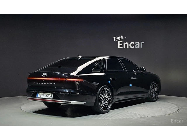 Hyundai Grandeur 3.5* 4X4* EXCLUSIVE* МАСАЖ* ДИСТРОНИК* КРАЙНА ЦЕНА - автомобили, коли, обяви за нови и употребявани 3