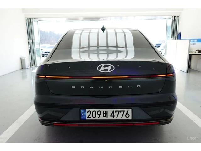 Hyundai Grandeur 2WD Calligraphy* МАСАЖИ* 360* HUD - автомобили, коли, обяви за нови и употребявани 3