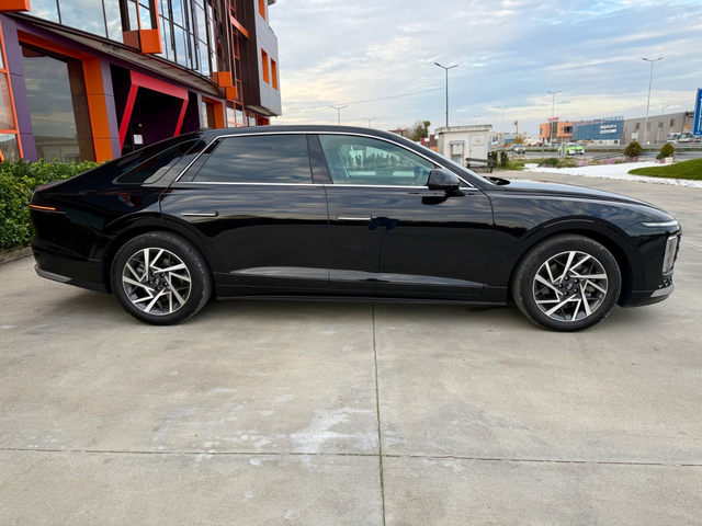 Hyundai Grandeur GN7 - автомобили, коли, обяви за нови и употребявани 3