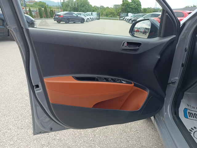 Hyundai I10 1.0i-FACELIFT-СЕРВИЗНА ИСТОРИЯ - автомобили, коли, обяви за нови и употребявани 7