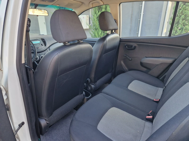 Hyundai I10 1.1 / четири цилиндъра - автомобили, коли, обяви за нови и употребявани 9