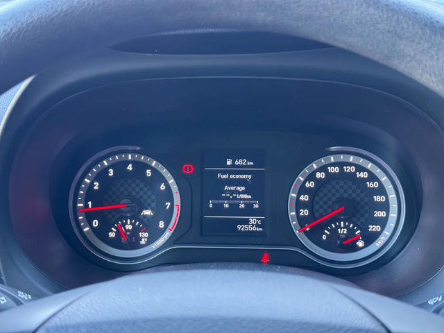 Hyundai I10 1.0 - автомобили, коли, обяви за нови и употребявани 9