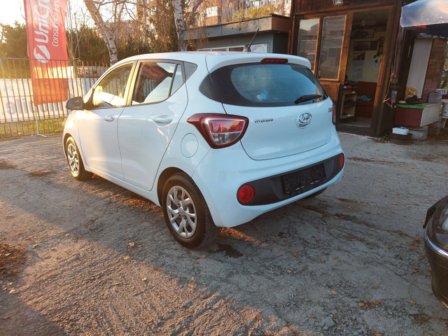 Hyundai I10 1.0i - автомобили, коли, обяви за нови и употребявани 3