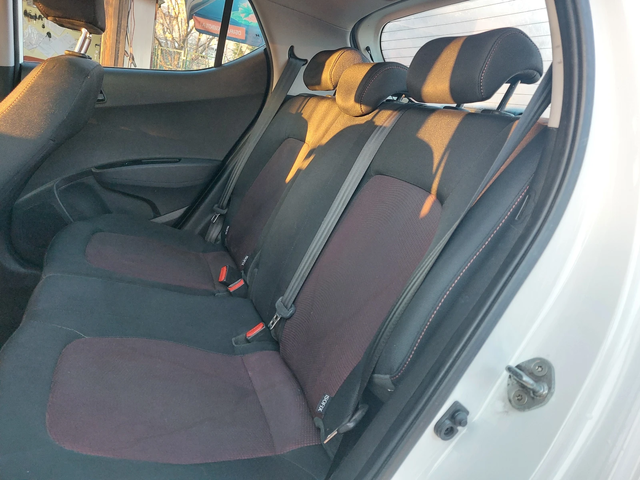 Hyundai I10 1.0i - автомобили, коли, обяви за нови и употребявани 8