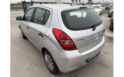 hyundai-i20-1-2i-2012g-77k-s-90-000km-rachka - 5