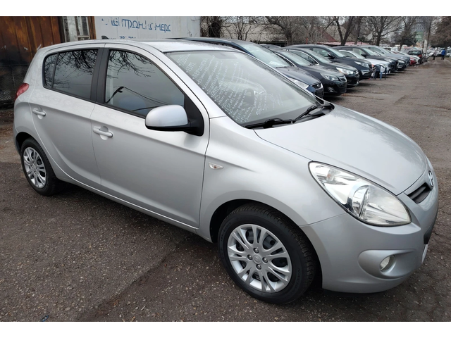 Hyundai I20 1.4i/AUTOMATIC - автомобили, коли, обяви за нови и употребявани 3