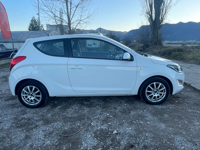 Hyundai I20 1.1GRDI-NAVI-ITALIA - автомобили, коли, обяви за нови и употребявани 4