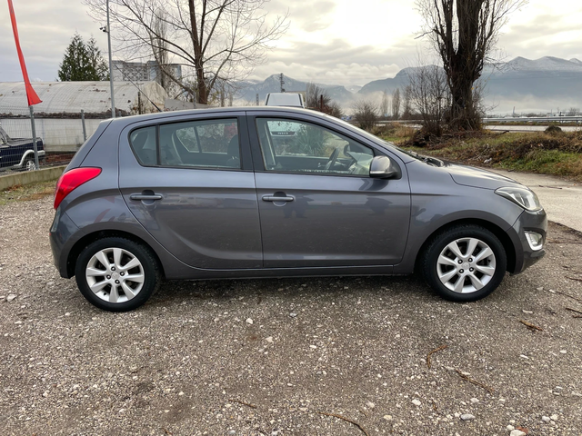 Hyundai I20 1.2i-GAS-BRC-NAVI-ITALIA - автомобили, коли, обяви за нови и употребявани 4