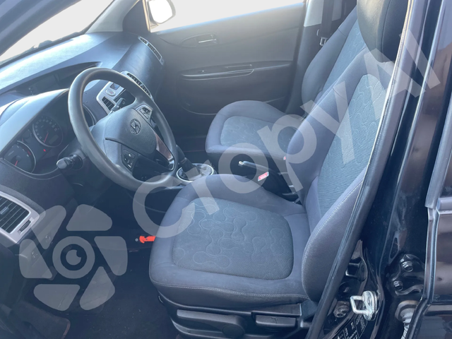 Hyundai I20 Dynamic/1.4i - автомобили, коли, обяви за нови и употребявани 7