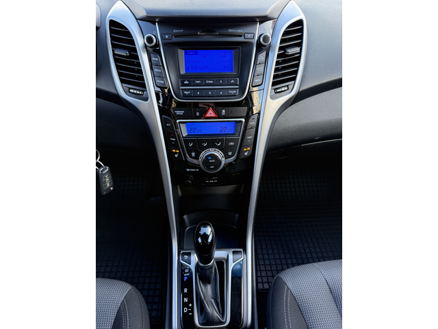 Hyundai I30 1.6 CRDi AUTOMATIC - автомобили, коли, обяви за нови и употребявани 15