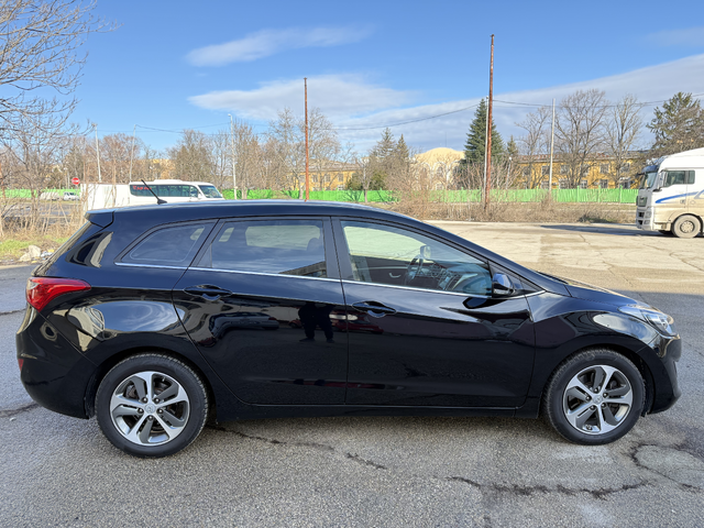 Hyundai I30 1.6 CRDi AUTOMATIC - автомобили, коли, обяви за нови и употребявани 2