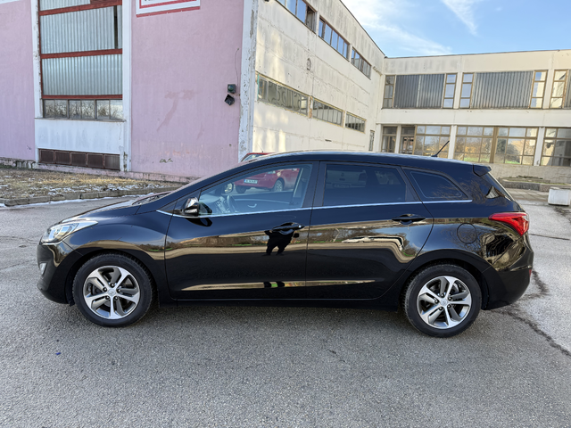 Hyundai I30 1.6 CRDi AUTOMATIC - автомобили, коли, обяви за нови и употребявани 5
