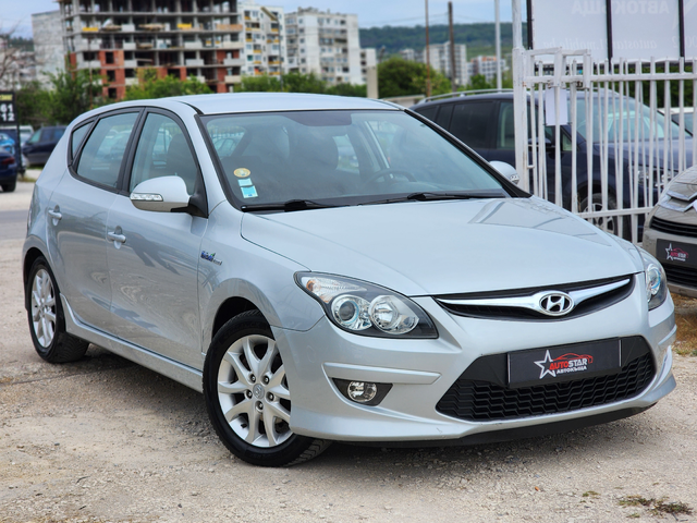 Hyundai I30 1.6CRDI - автомобили, коли, обяви за нови и употребявани 0