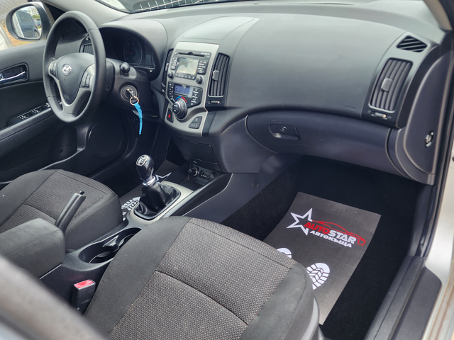 Hyundai I30 1.6CRDI - автомобили, коли, обяви за нови и употребявани 6