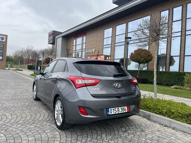 Hyundai I30 1.6CRDI 128к.с. Premium Full Full - автомобили, коли, обяви за нови и употребявани 7