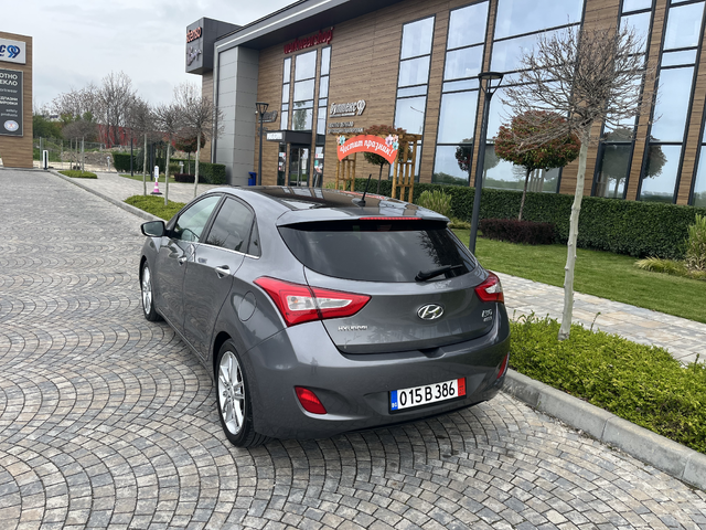 Hyundai I30 1.6CRDI 128к.с. Premium Full Full - автомобили, коли, обяви за нови и употребявани 8