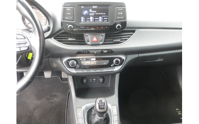 Hyundai I30 1, 6 CRDI euro 6b - автомобили, коли, обяви за нови и употребявани 8