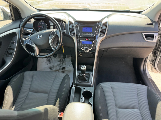 Hyundai I30 1.6CRDI-6ск - автомобили, коли, обяви за нови и употребявани 12