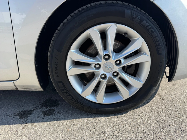 Hyundai I30 1.6CRDI-6ск - автомобили, коли, обяви за нови и употребявани 4