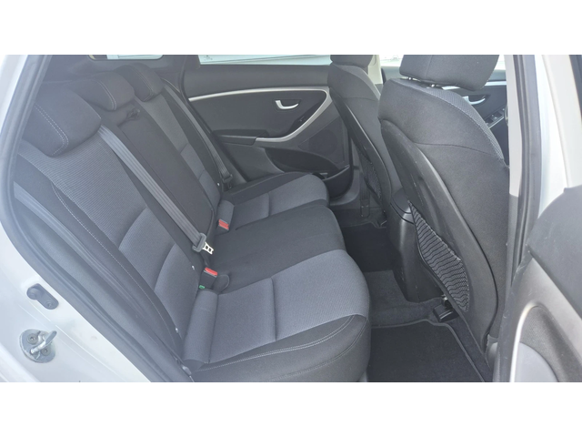 Hyundai I30 1.6 диз 110к.с. - автомобили, коли, обяви за нови и употребявани 14