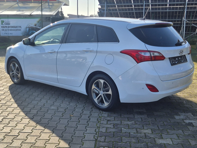 Hyundai I30 1.6 диз 110к.с. - автомобили, коли, обяви за нови и употребявани 9