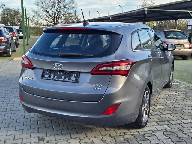 Hyundai I30 1.6диз 110к.с. Автомат - автомобили, коли, обяви за нови и употребявани 7