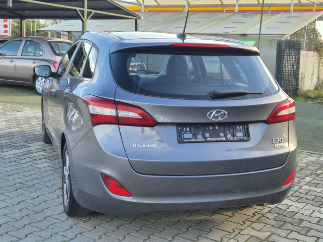 Hyundai I30 1.6диз 110к.с. Автомат - автомобили, коли, обяви за нови и употребявани 8