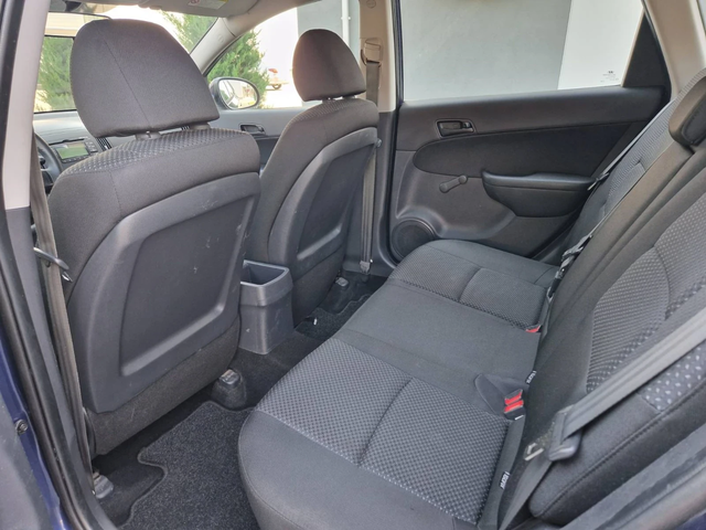 Hyundai I30 1.6 90 к.с. - автомобили, коли, обяви за нови и употребявани 13