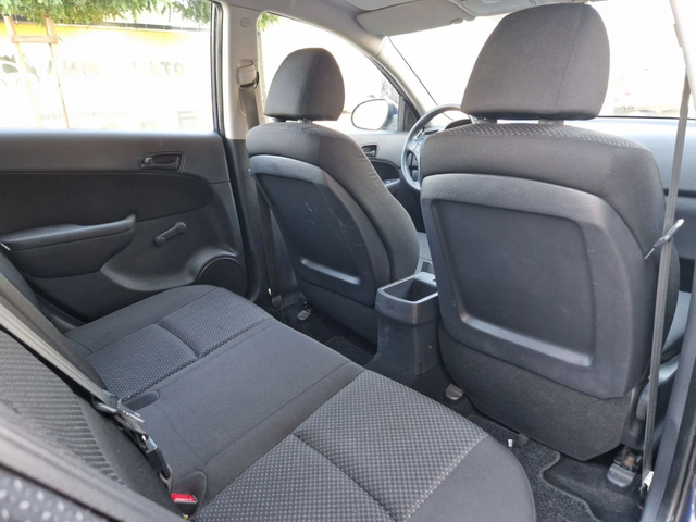 Hyundai I30 1.6 90 к.с. - автомобили, коли, обяви за нови и употребявани 16