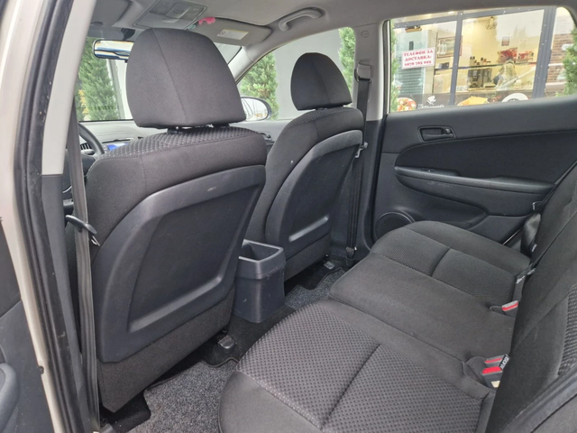 Hyundai I30 1.6 / 90 к.с - автомобили, коли, обяви за нови и употребявани 12