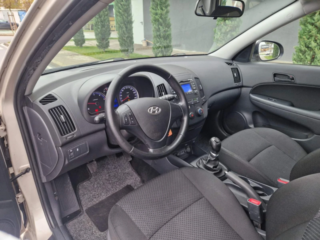 Hyundai I30 1.6 / 90 к.с - автомобили, коли, обяви за нови и употребявани 13