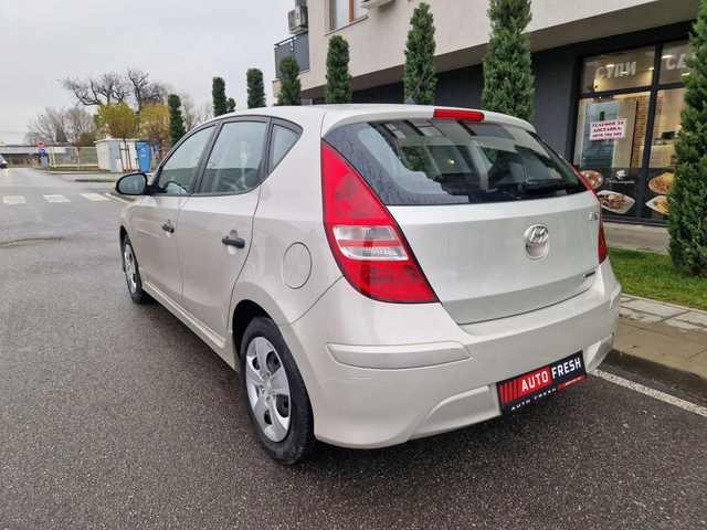 Hyundai I30 1.6 / 90 к.с - автомобили, коли, обяви за нови и употребявани 4