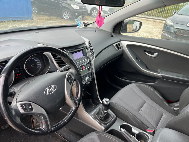 Hyundai I30 1.6 CRDI - автомобили, коли, обяви за нови и употребявани 10