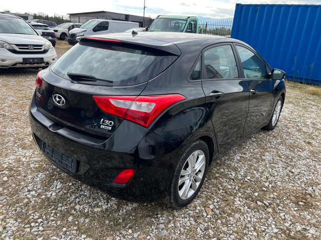 Hyundai I30 1.6 CRDI - автомобили, коли, обяви за нови и употребявани 4