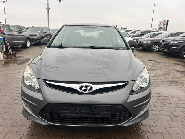 Hyundai I30 1.6CRDI NAVI/KAMERA EURO 4 - автомобили, коли, обяви за нови и употребявани 2