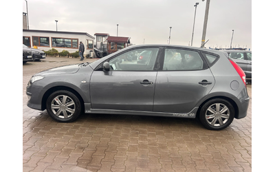 Hyundai I30 1.6CRDI NAVI/KAMERA EURO 4 - автомобили, коли, обяви за нови и употребявани 8