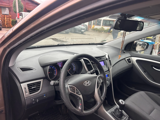 Hyundai I30 1.6CRDI EURO 5 - автомобили, коли, обяви за нови и употребявани 10