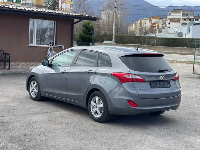 Hyundai I30 1.6i Automat - автомобили, коли, обяви за нови и употребявани 3