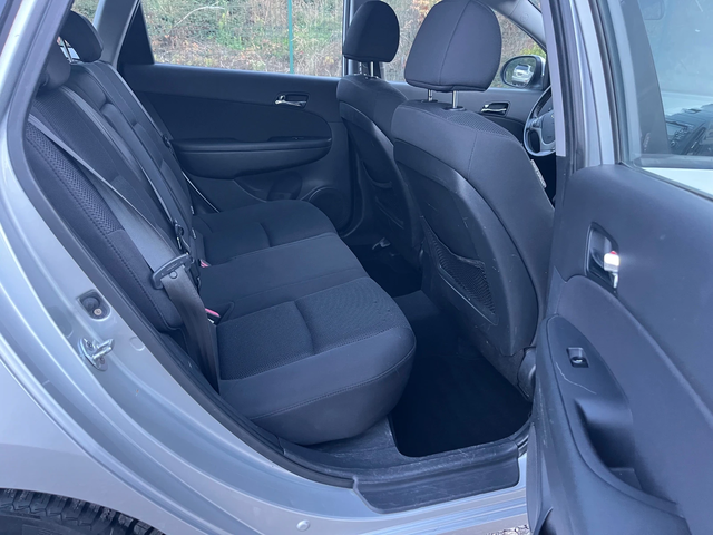 Hyundai I30 1.6i DOHC - автомобили, коли, обяви за нови и употребявани 8