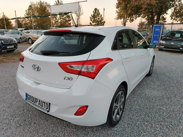 Hyundai I30 1.6CRDI-110к.с/АВТОМАТИК/КЛИМАТРОНИК /КАТО НОВА!!! - автомобили, коли, обяви за нови и употребявани 6