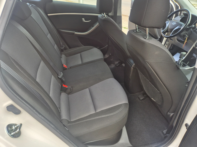 Hyundai I30 1.4i GAS - автомобили, коли, обяви за нови и употребявани 11