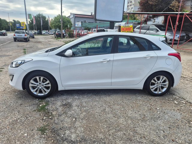 Hyundai I30 1.4i GAS - автомобили, коли, обяви за нови и употребявани 3