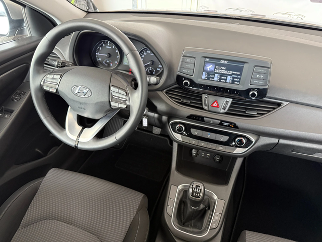 Hyundai I30 1.4I* 99к.с* 6ск* LED* СЕРВИЗНА КНИЖКА С ПЪЛНА ИСТ - автомобили, коли, обяви за нови и употребявани 11